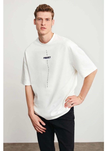 Unisex Baskılı Oversize T-Shirt - Beyaz modelleri
