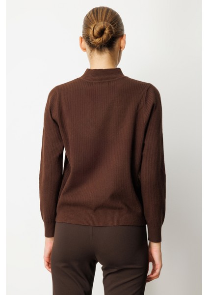 On Yakası Tül Detaylı Taşlı Triko Kazak fırsatları