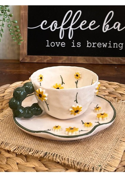 3D Kabartmalı Sarı Çiçekli/papatyalı El Yapımı Seramik Fincan ve Tabak