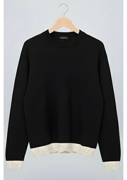 Siyah Bisiklet Yaka Kol ve Etek Ucu Güpür Detaylı Triko Kazak