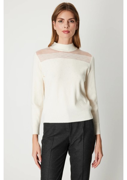 On Yakası Tül Detaylı Taşlı Triko Kazak fiyatları