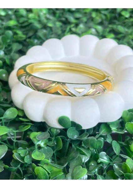 Mineli Üçgen Desenli Krem Rengi Kalın Kelepçe fiyatları