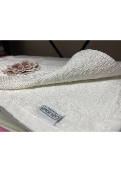 Çiçek Kabartmalı El Yüz Havlusu fiyatları