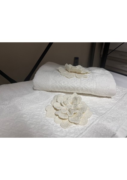 Çiçek Kabartmalı El Yüz Havlusu fiyatları