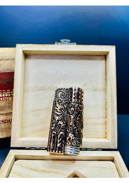 Orijinal Avusturya Işlemeli Metal Kılıflı Benzinli Muhtar Çakmağı fırsatları