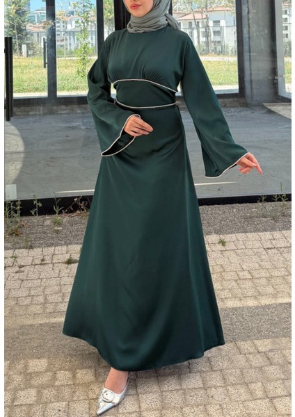 Manşeti ve Bel Taş Işlemeli Saten Abiye