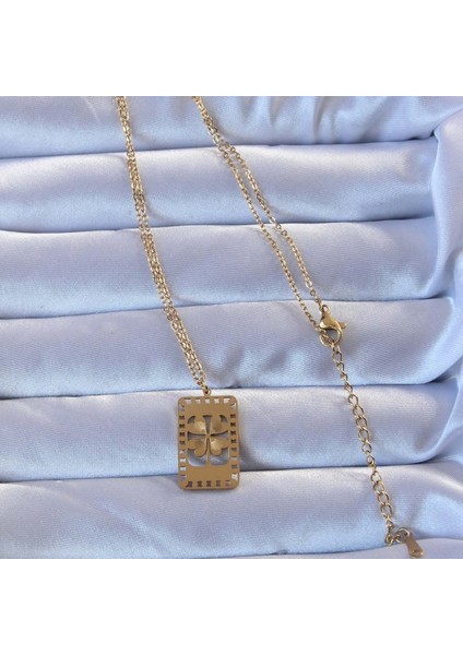 316L Altın Renk Işlemeli Yonca Model Vintage Kolye