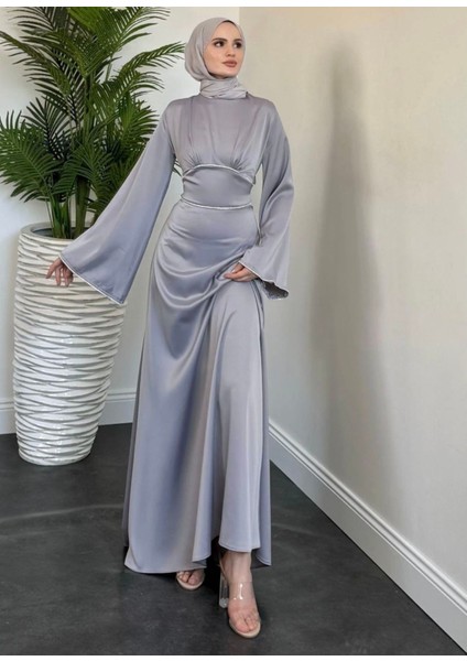 Manşeti ve Bel Taş Işlemeli Saten Abiye