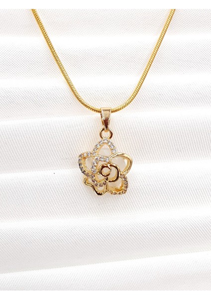Gül Figürlü Altın Kolye – Zirkon Taşlı, Zarif ve Romantik Tasarım