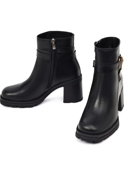 Kadın Siyah Fermuarlı Kalın Topuklu Deri Bot 25WFD188518 modelleri