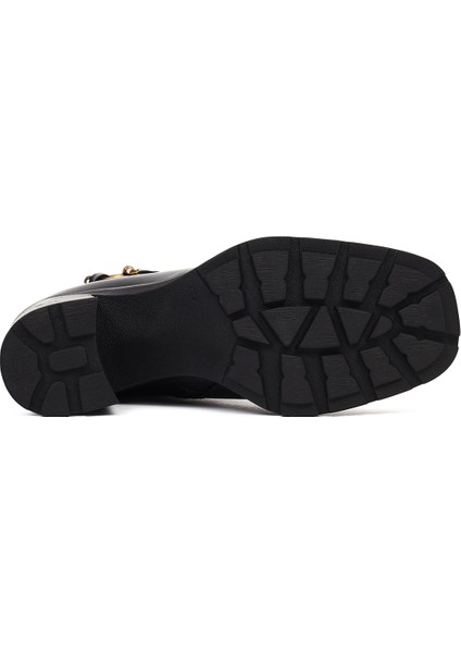 Kadın Siyah Fermuarlı Kalın Topuklu Deri Bot 25WFD188518