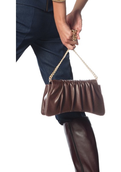 Kadın Kahverengi Zincir Askılı Klasik Omuz Çantası 25ABD270018