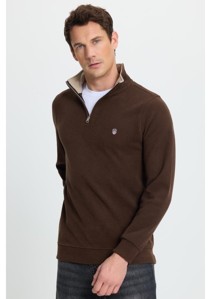 Erkek Slim Fit Dar Kesim Pamuklu Selanik Kumaş Dik Yaka Kahverengi Sweatshirt