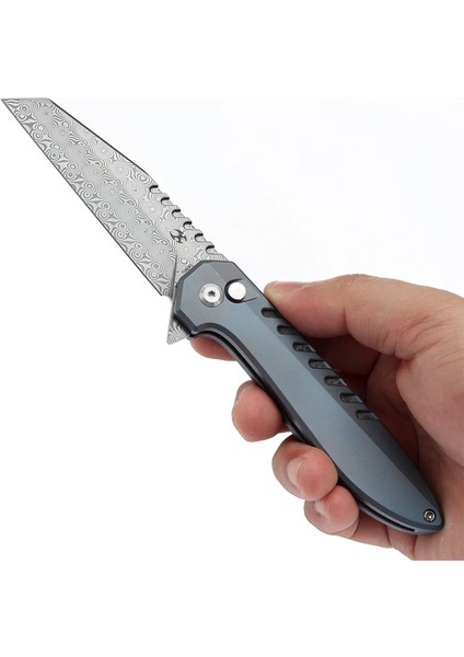 Kosame | Düğme Kilidi | Mavi Eloksal Titanyum Sap | Parçalanmış Karbon Filtre Kakma Damascus Çelik Çakı | T1093F1 fırsatları