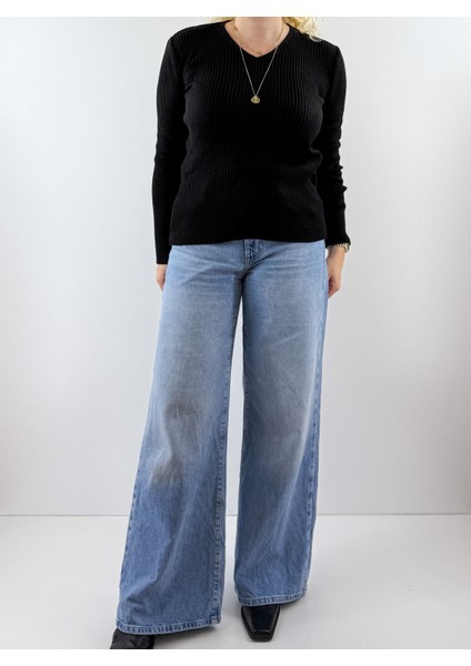 Siyah V Yaka Basic Kazak fiyatları