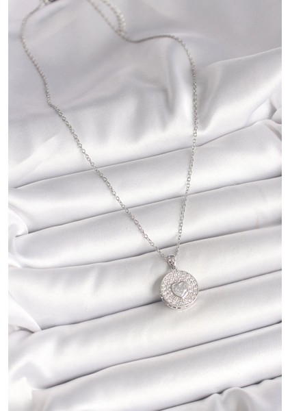 Bfs 316L Çelik Gümüş Renk Zincir Zirkon Taşlı Kalp Işlemeli Madalyon Model Kadın Kolye fiyatları