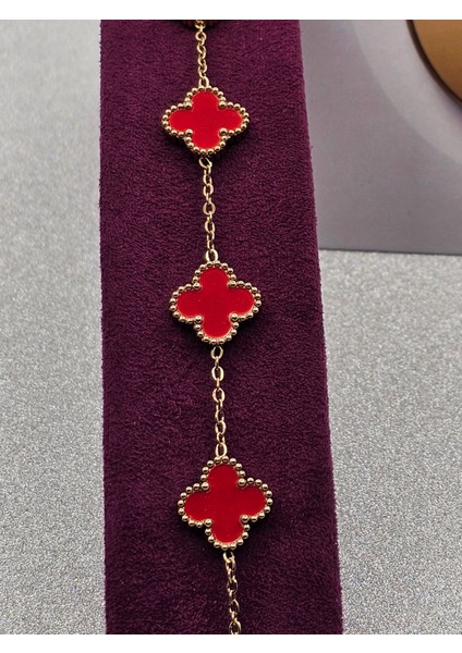 Yonca Model Kırmızı Çelik Bileklik Gold Renk