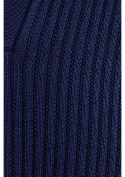 Erkek Standart Fit Normal Kesim Pamuklu Polo V Yaka Lacivert Kazak