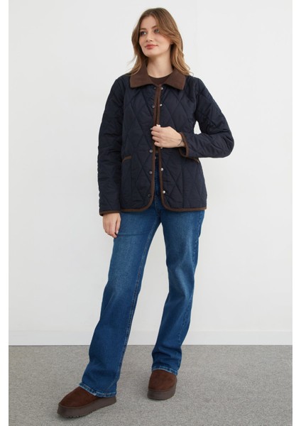 Kadife Detaylı Polo Yaka Kapitone Mont fırsatları