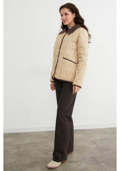 Kadife Detaylı Polo Yaka Kapitone Mont