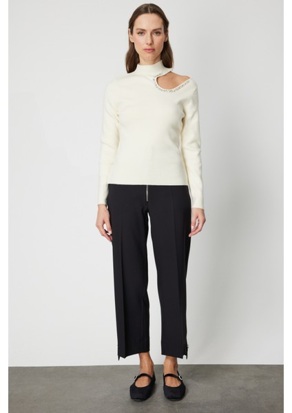 Ontriko Omzu Açık Taş Detaylı Triko Kazak 60309-26K fırsatları