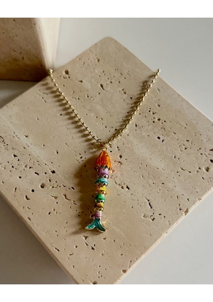 RENKLİ KIVRIK KOLYE fiyatları