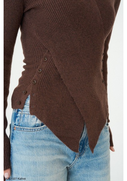 Kadın Kahverengi Belden Düğmeli Çapraz Detay Triko Kazak fırsatları