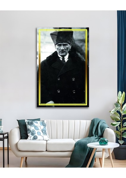 Sarı Çerçeve Görünümlü Atatürk Cam Tablo modelleri