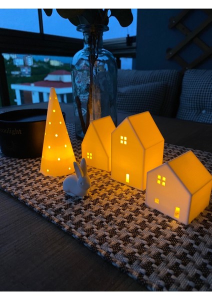 Beyaz 4'lü Kış Temalı Tealight Mumluk ve Çam Ağacı Dekorasyon Seti indirimleri