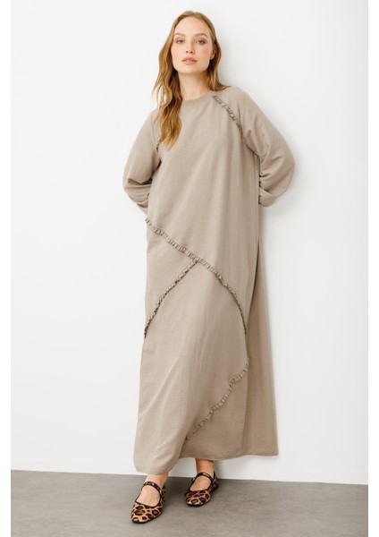 Yumuşak Dokusu ve Zarif Detaylarıyla Ipekçe Doku Ribanalı Özel Elbise-R-Vizon