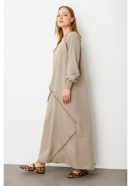 Yumuşak Dokusu ve Zarif Detaylarıyla Ipekçe Doku Ribanalı Özel Elbise-R-Vizon modelleri