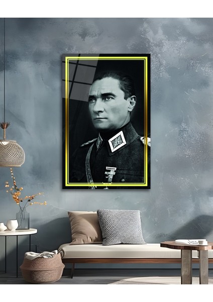 Sarıı Çerçeve Görünümlü Askerlik Yılları Atatürk Siyah Beyaz Cam Tablo indirimleri