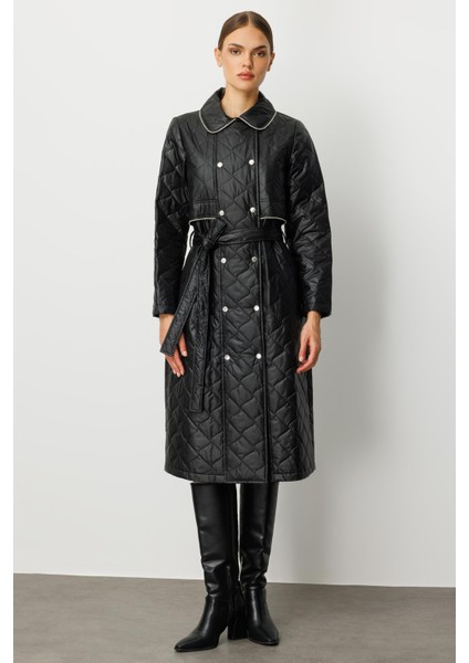 Yumuşak Hafif Kapitone Dolgulu Astarlı ve Taş Biye Garnili Mevsimlik Trench / Kap-Siyah