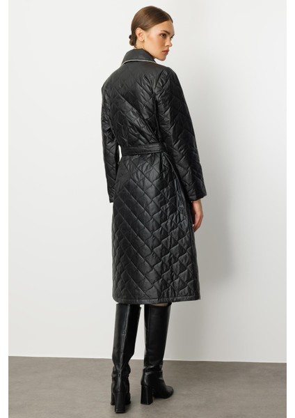 Yumuşak Hafif Kapitone Dolgulu Astarlı ve Taş Biye Garnili Mevsimlik Trench / Kap-Siyah