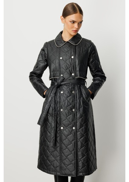 Yumuşak Hafif Kapitone Dolgulu Astarlı ve Taş Biye Garnili Mevsimlik Trench / Kap-Siyah