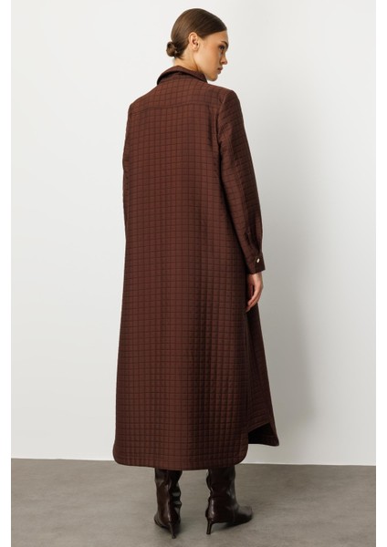 Jakar Kapitone Hafif ve Zamansız Mevsimlik Kullanım Imkanı Sunan Trench / Kap-Kahve