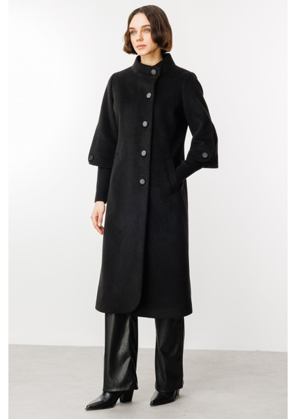 Triko Kol Detaylı Soft Kaşe Kumaş Özel Manto-Siyah fiyatları