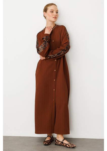 Leopar Omuz Detaylı Dokuma Kumaş Ferace Kap-Kahve