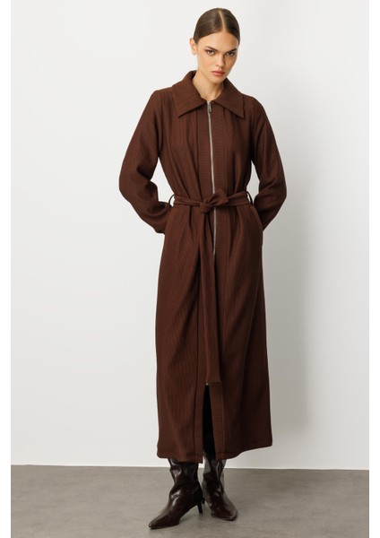 En Boy Farklı Garnilenmiş Otto Kumaşlı Içi Komple Astar Zamansız Özel Trench / Kap-Kahve fiyatları