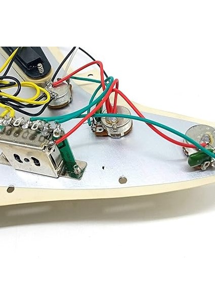 Gitar Pickguard Manyetikler Yüklü Prewired Scratch Plate Montaj Sss Sarı fırsatları
