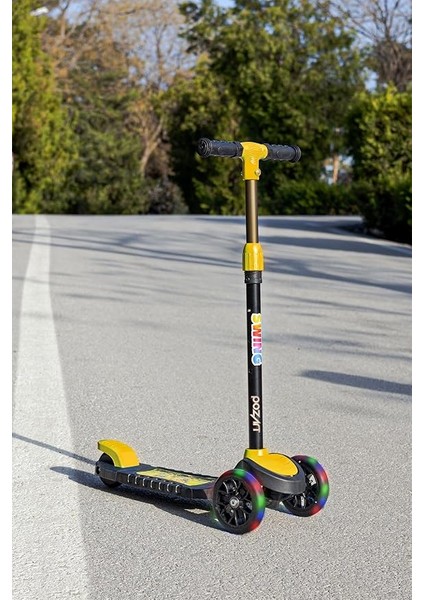 Swing Scooter 3tekerli LED Işıklı 40KĞ Taşıma Kapasitesi 3yaş ve Üstü Kullanıma Uygun