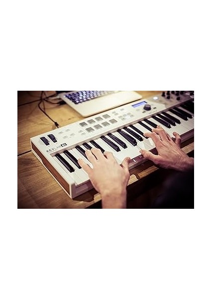 – Keylab Essential 61 Mk3 | Müzik Prodüksiyonu Için Mıdı Kontrolcü, Kapsamlı Yazılım Paketi, 61-Tuş, 9 Encoder, 9 Fader, 1 Modülasyon Tekerleği, 1 Pitch Bend Tekerleği, 8 Pad - Beyaz indirimleri