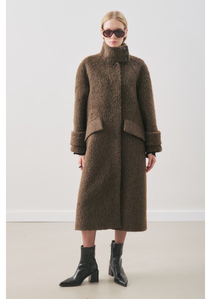 Bouchle Geniş Yakalı Kaban Kahverengi fırsatları