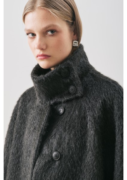 Bouchle Geniş Yakalı Kaban Siyah fırsatları