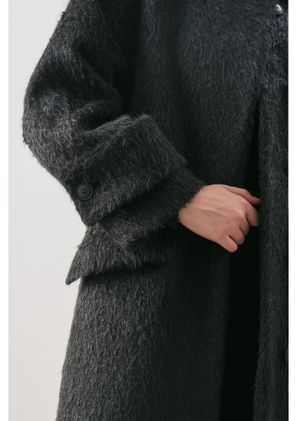 Bouchle Geniş Yakalı Kaban Siyah indirimleri