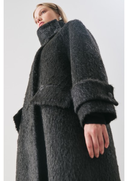 Bouchle Geniş Yakalı Kaban Siyah