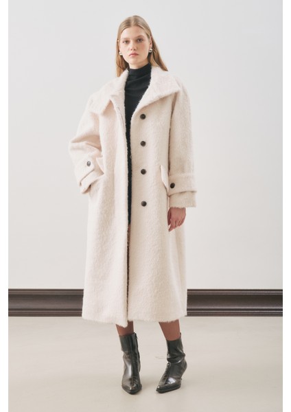 Bouchle Geniş Yakalı Kaban Ekru modelleri