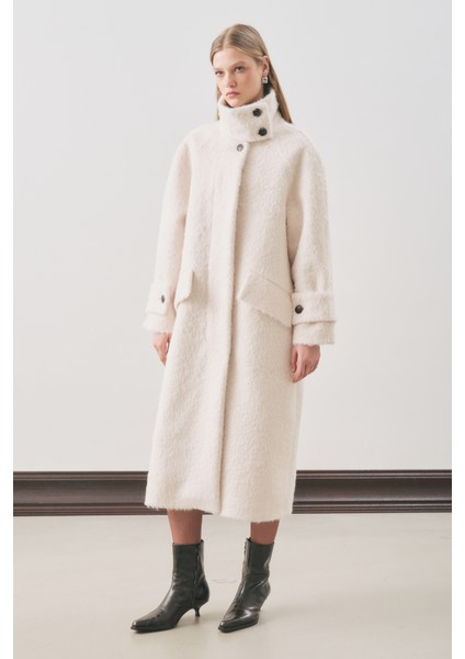 Bouchle Geniş Yakalı Kaban Ekru fırsatları