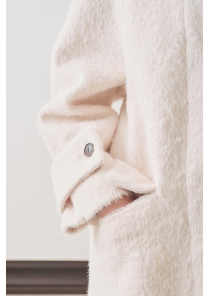 Bouchle Geniş Yakalı Kaban Ekru