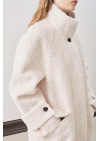 Bouchle Geniş Yakalı Kaban Ekru